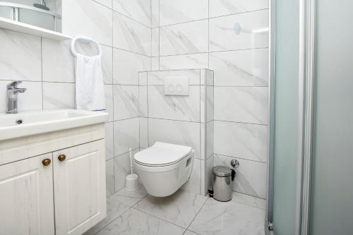 Two-Bedroom Apartment with Sea View image 1