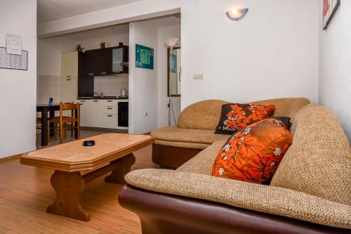 One-Bedroom Apartment image 5