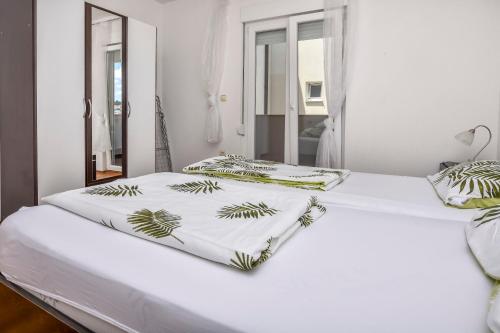 Two-Bedroom Apartment with Balcony image 9