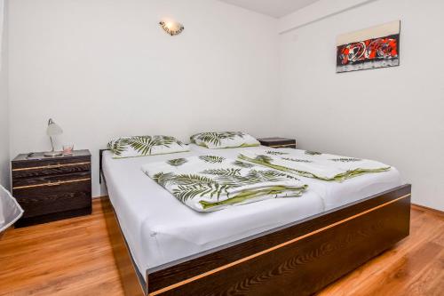 Two-Bedroom Apartment with Balcony image 10