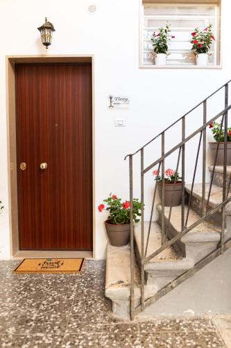 Tizzy Apartment & Rooms in Бари