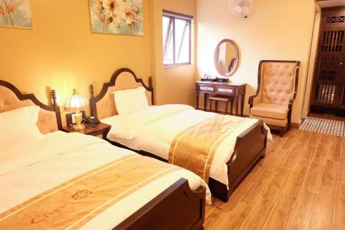 Cham Hotel & Apartments