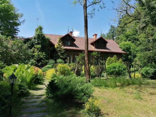4 bedrooms, 7 beds