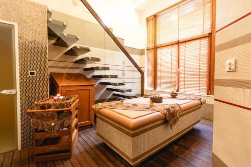 Emerald Beach Resort & Spa - image 9
