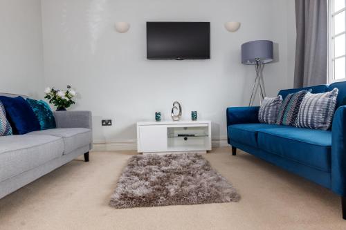 Modern 4BR Cottage in Windsor, Near Marina and Thames