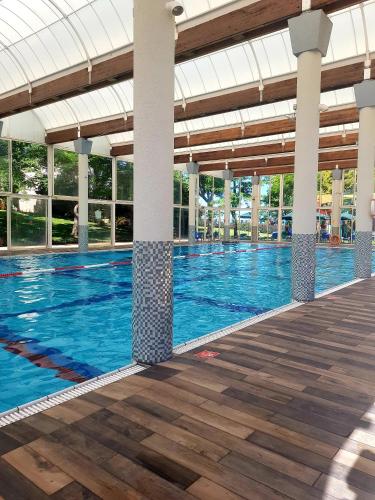 Θέα, neot golf kz place in Κεσάρεια