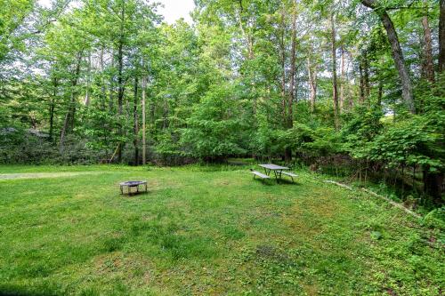 花園, Camelback cottage - on ONE ACRE & near local attractions in 坦納斯維爾