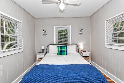 Camelback cottage - on ONE ACRE & near local attractions in 坦納斯維爾