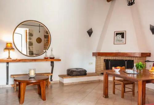 Gaia 1 Traditional Woodstone Maisonette