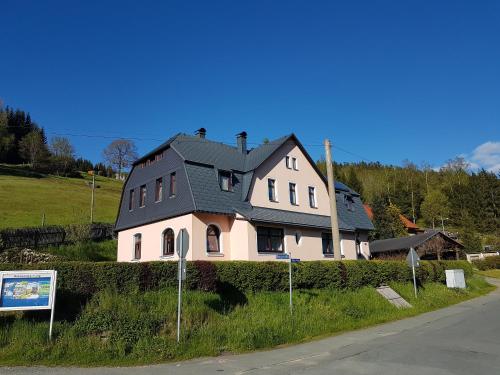 Ferienwohnung Wegespinne - Apartment - Zwota