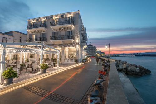 Klimis Hotel - image 9