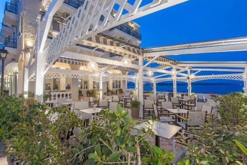 Instalaciones, Klimis Hotel in Spetses