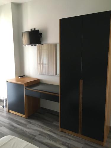 IRINI boutique rooms!!! – Himarë, CA