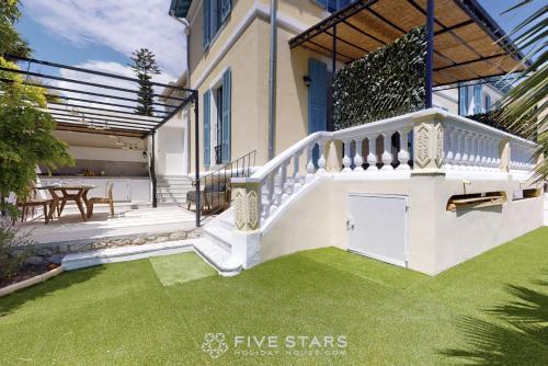 Villa Capriciosa - Five Stars Holiday House Room Type - Apartment with Garden View