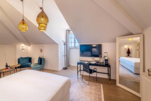 room detail thumbnail 1