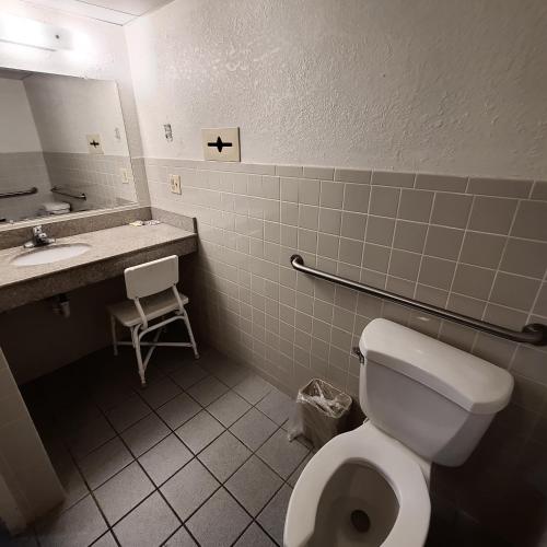 Town Inn - image 11