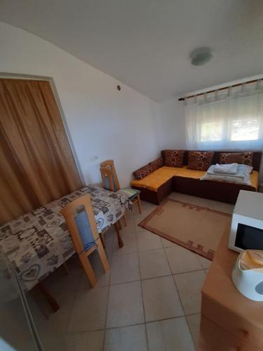 Apartment with Sea View image 7