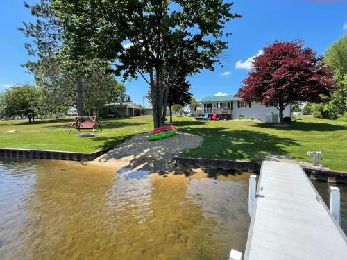 Taylor's Lakeside Retreat - image 5