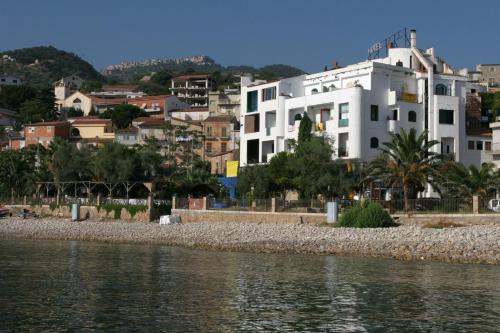 MUSEO ALBERGO Atelier sul mare