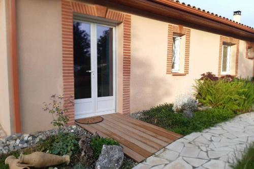 Studio T1 paisible dans villa avec bassin naturel