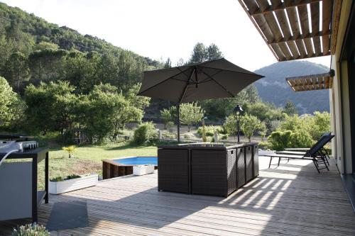 Villa en Campagne Provençale avec piscine - Location saisonnière - Curnier