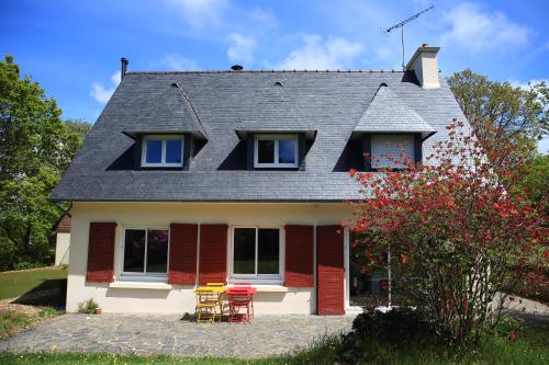 4 bedrooms, 5 beds