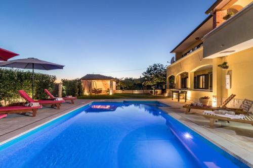 Villa with Private Pool image 5