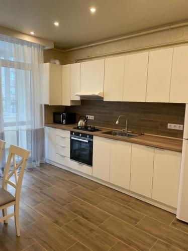 White House apartment in โฮลอสโก