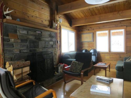 HI-Kananaskis Wilderness Hostel - Accommodation - Kananaskis Village