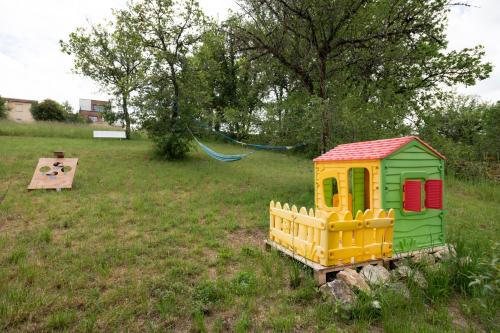 Lot en Dock 3 logements atypiques et écologiques en vallée de la Dordogne