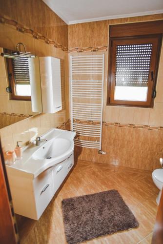 Three-Bedroom Apartment image 5