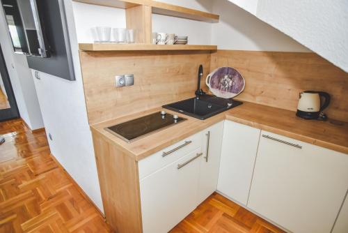 Three-Bedroom Apartment image 7