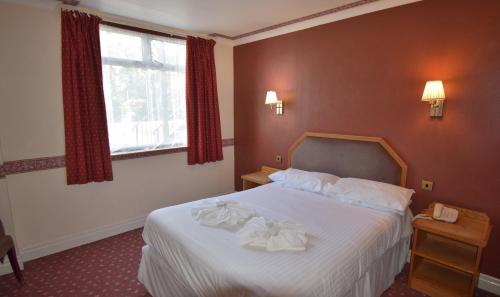 Riviera Hotel - image 8