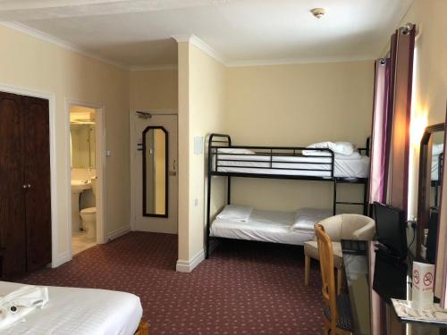 Riviera Hotel - main image