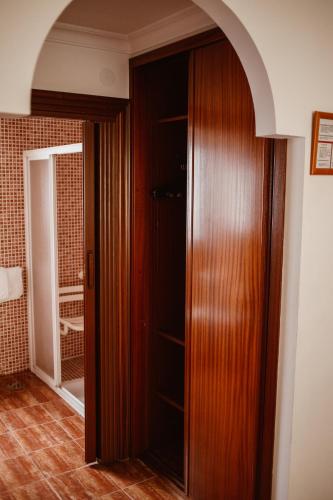 Hostal la Campana - main image
