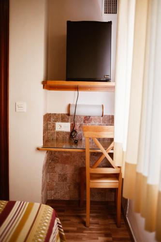 Hostal la Campana - image 2