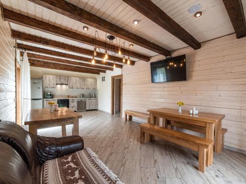 gedeelde lounge/tv-ruimte, Villa Grace in Oryavchyk