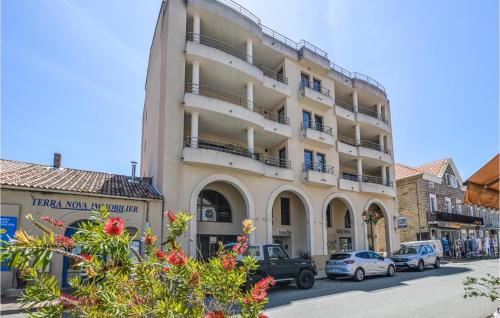 Cozy Apartment In Propriano With Kitchen