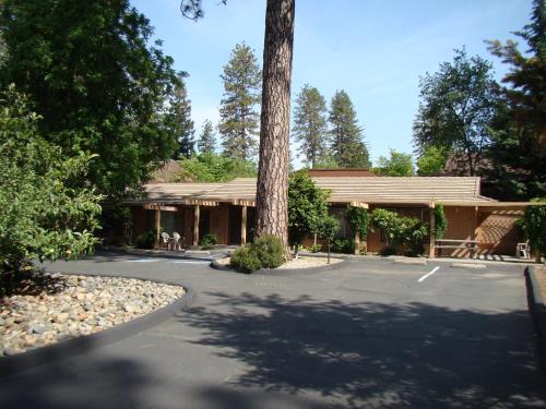 Ponderosa Gardens Motel – Paradise, CA