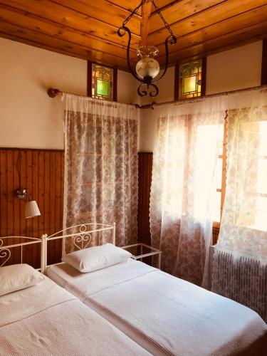 2 double beds