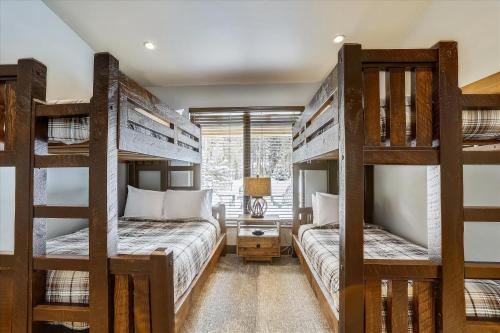 Five Peaks townhouse - image 14