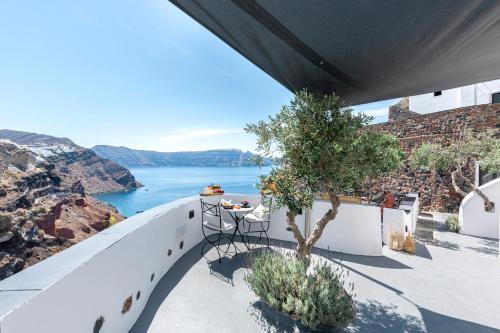 304299161 Pearl of Caldera Oia - Boutique Hotel by Pearl Hotel Collection