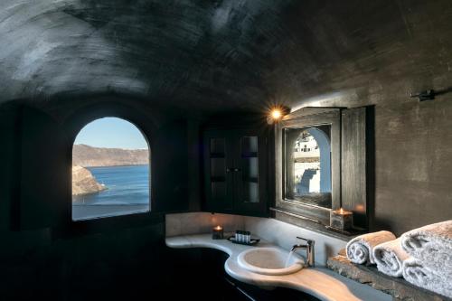 304300076 Pearl of Caldera Oia - Boutique Hotel by Pearl Hotel Collection