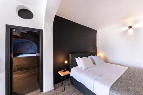 304300659 Pearl of Caldera Oia - Boutique Hotel by Pearl Hotel Collection