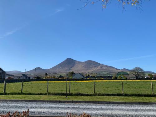 Lovely 2-Bed Cottage at the Foot of the Mournes