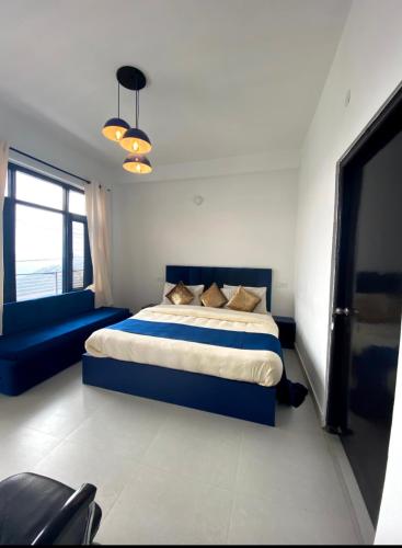 Parimahal homestay shimla blueberry room