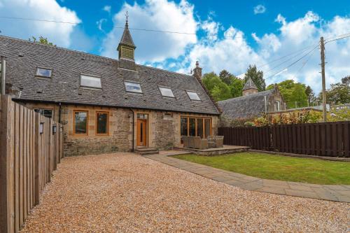 Fantastic Cottage in Loch Lomond National Park 1