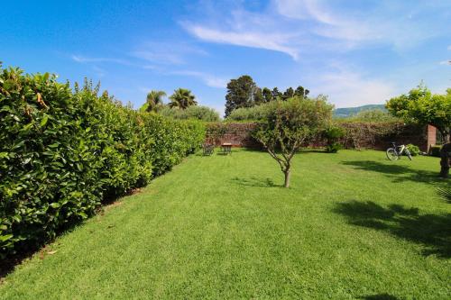 La Casa di Lina - Capo d'Orlando, casa con ampio giardino