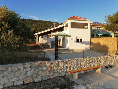  Holiday home Rombizon Petar, Pension in Dobropoljana