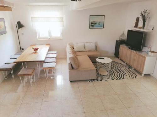 Pokoj pro hosty, House for rent Paola in Razanac